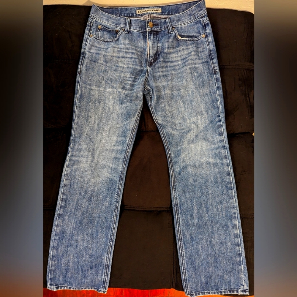 Express Classic Fit Kingston Straight Leg Jeans